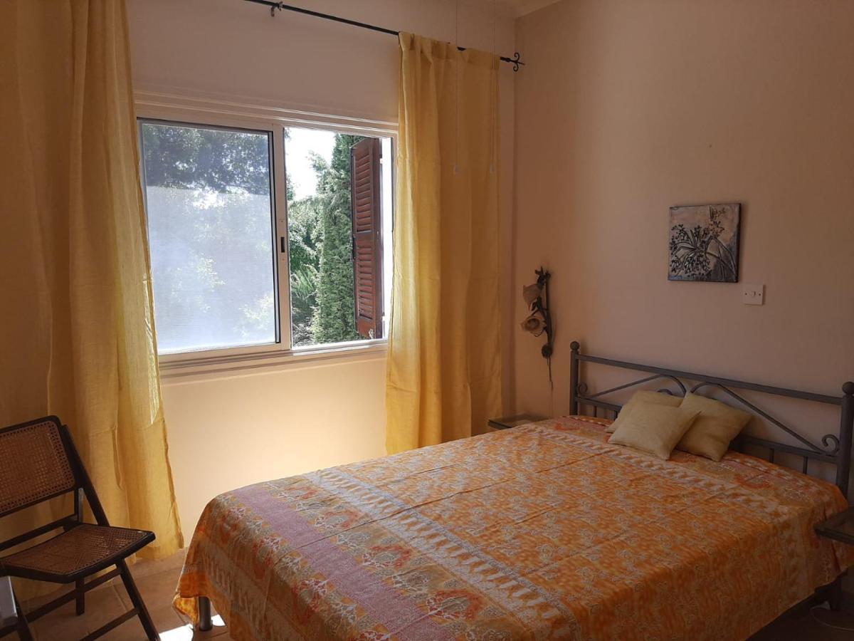 Limnaria Deluxe Maisonette Paphos Exterior photo